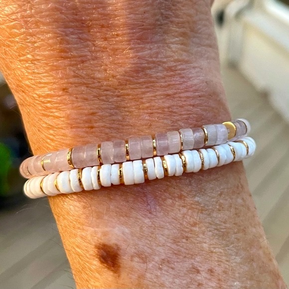 Kitty -Handmade 14k gold filled stretch mother of pearl kitty bracelet - Picture 8 of 12